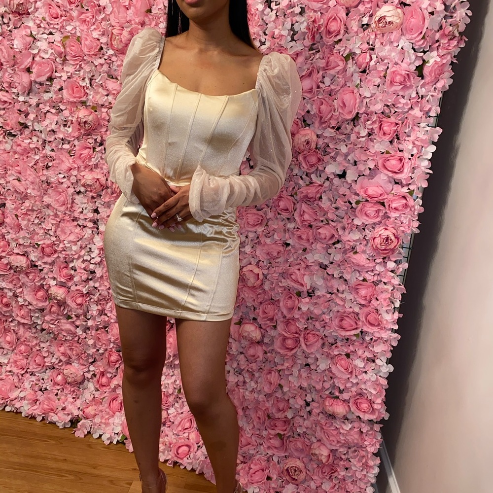 Puff Sleeves Halter Dress